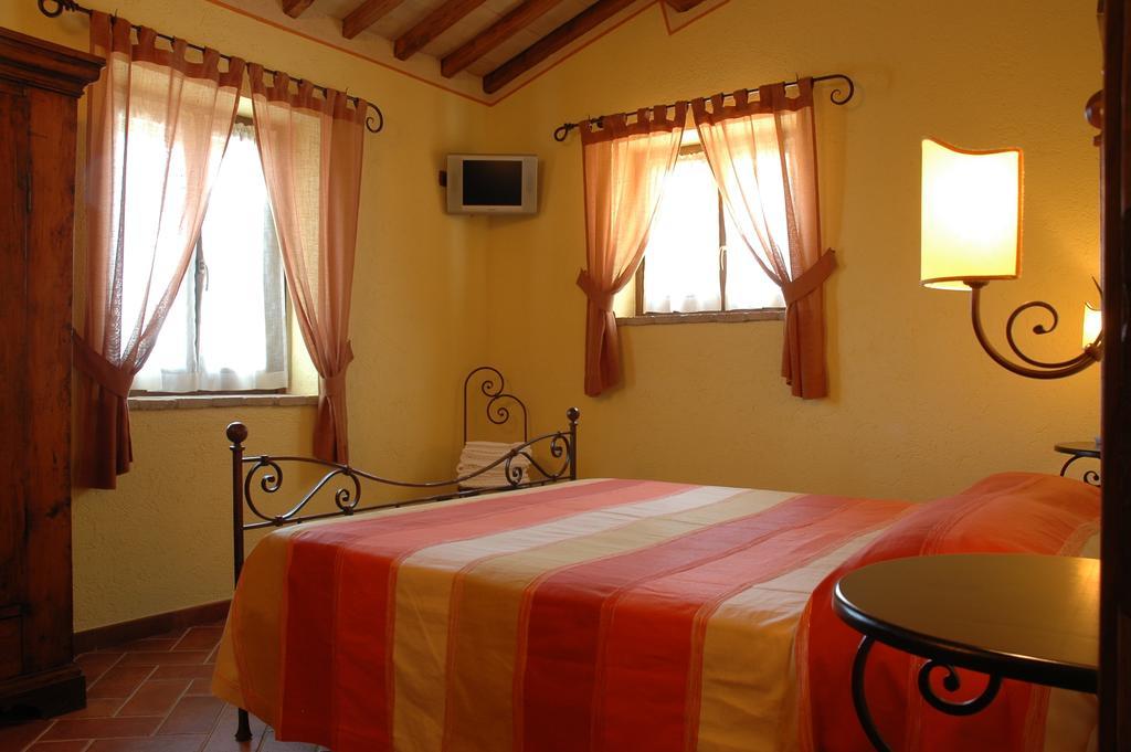 Casale Favilluta Guest House Petrignano Room photo